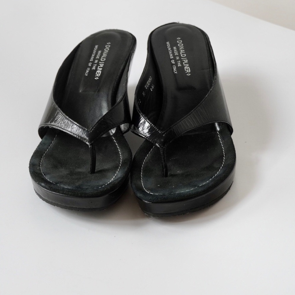 Leaving sale Designer black patent leather sandals Size 10M EUC Made in Italy.